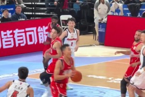 “精彩的绝杀！这应该是CBA最远的三分了吧！”